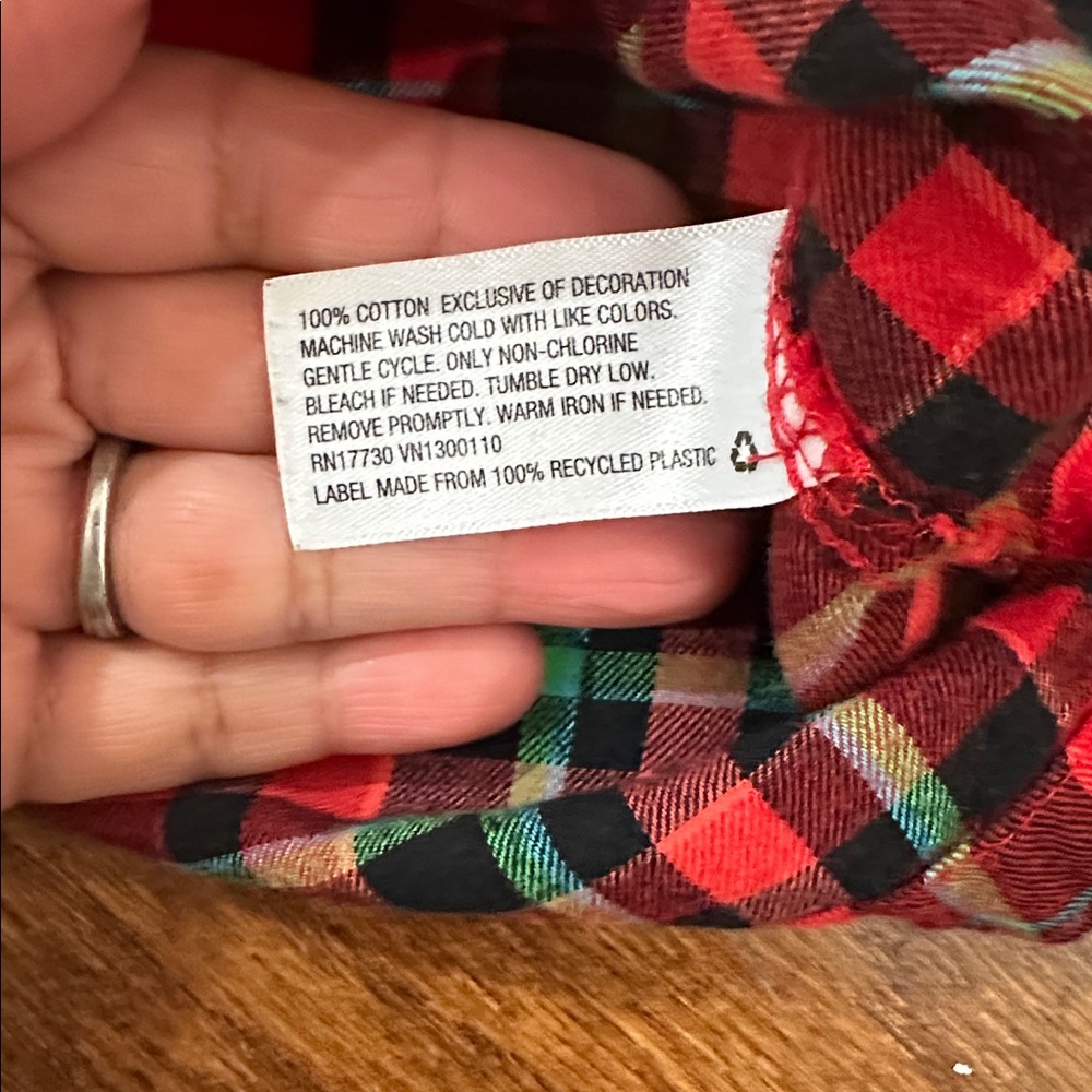 Wondershop women’s Red Plaid Pajama Set - Picture 5 of 7